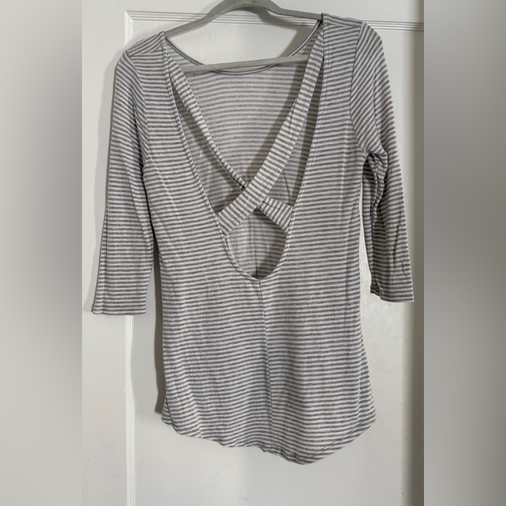 Beyond Yoga Grey & White Striped Top | 3/4 Sleeve | Casual Athleisure | Small